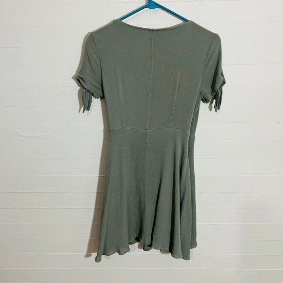 Lulu's Kiss and Pastel Olive Green Wrap Dress Mini SZ M - Picture 8 of 10